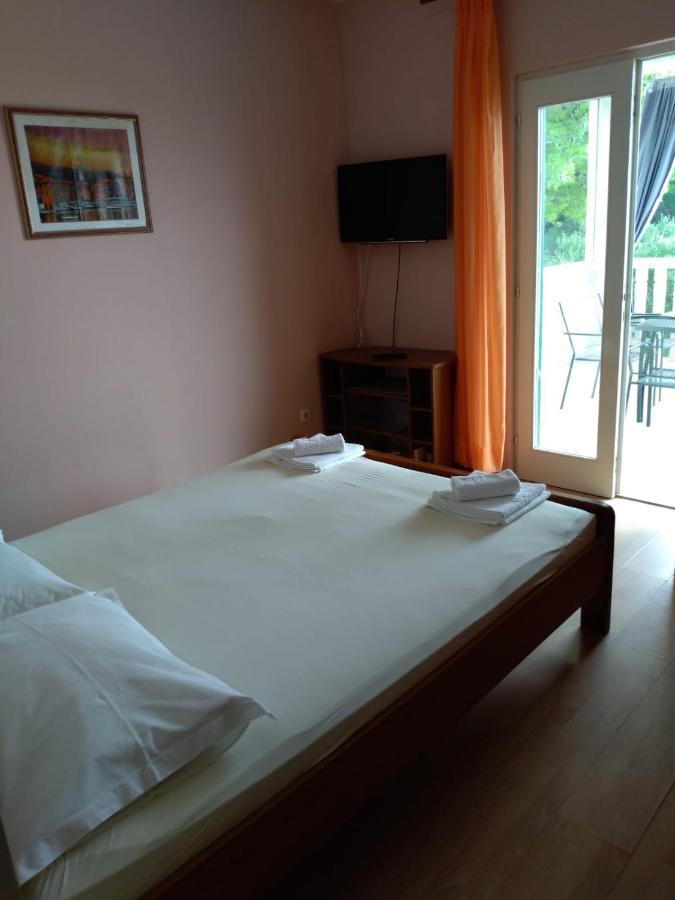 Apartment Elvira *