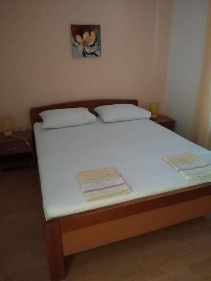 Apartment Elvira Sveta Nedelja (Hvar)